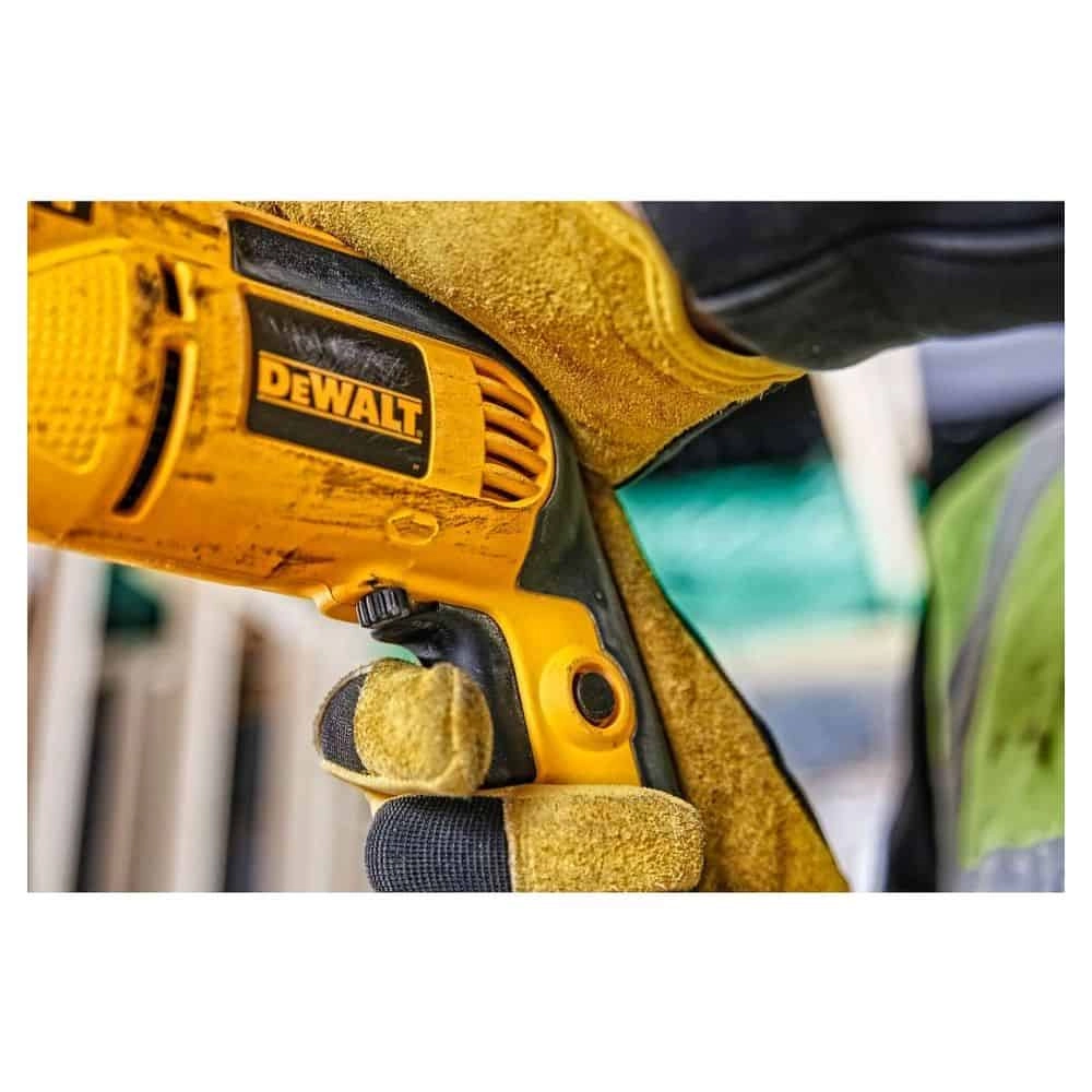 dewalt-dwd024-b5-220v-percussion-drill-705w-13mm-5